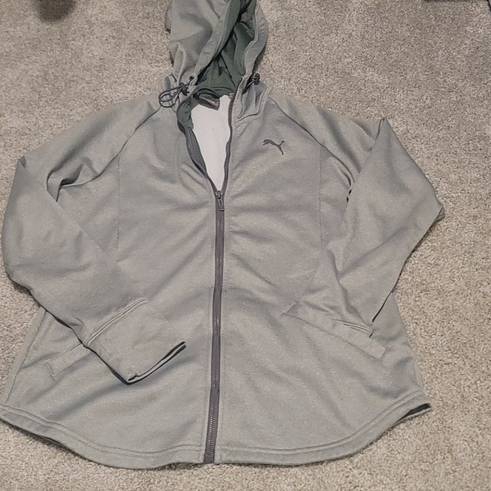 Gray sweatshirt